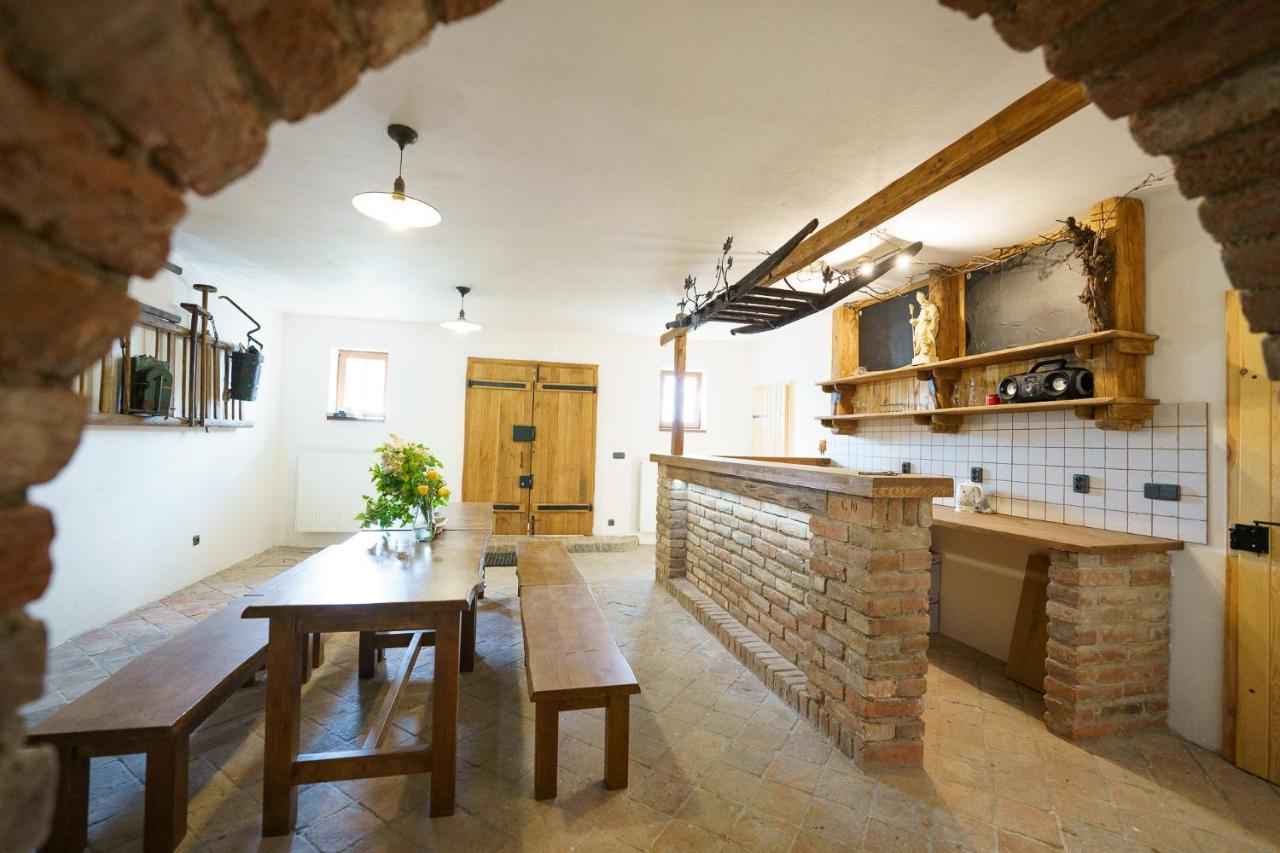 Apartmany Pausram Pouzdrany Екстер'єр фото