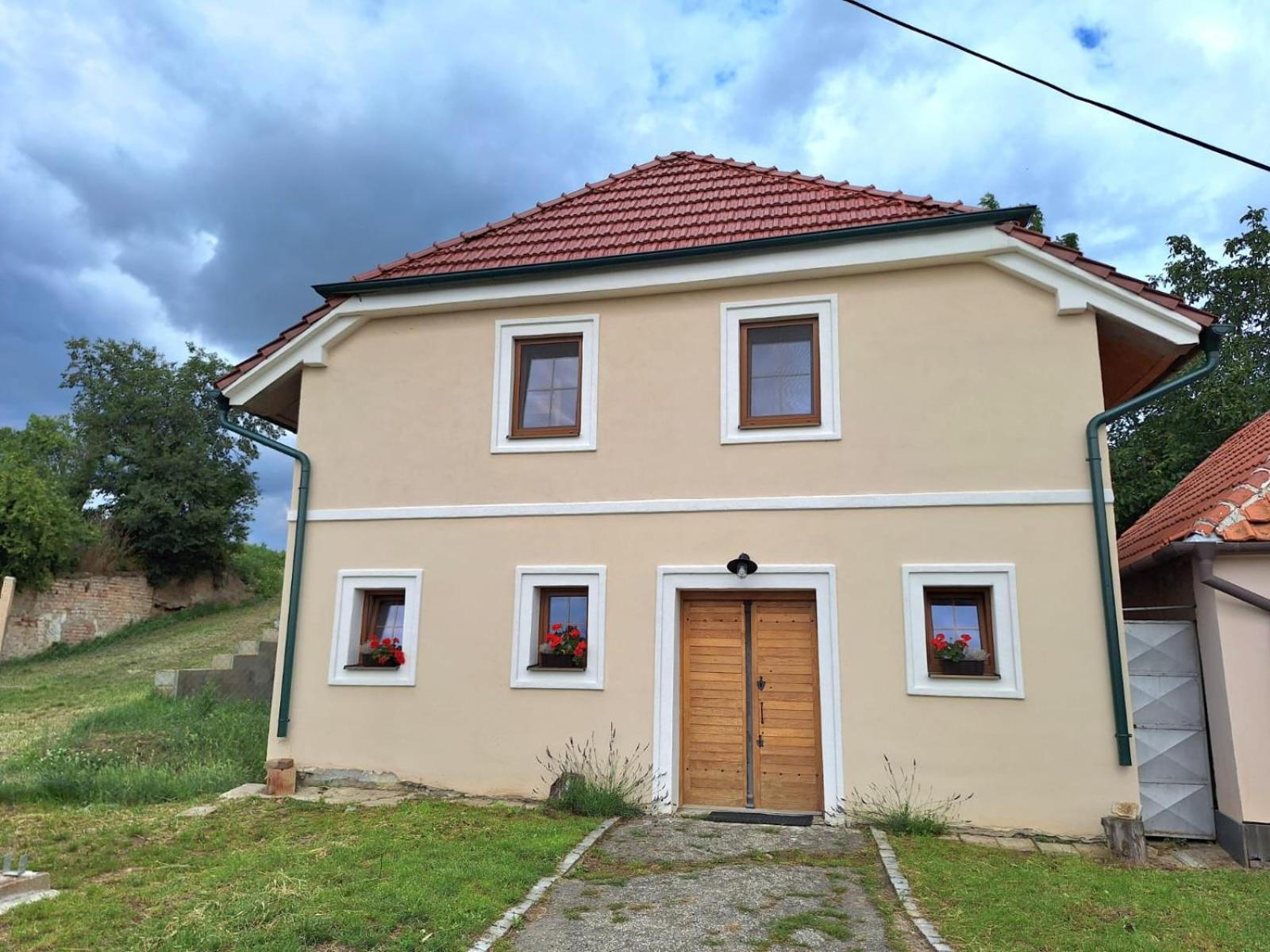 Apartmany Pausram Pouzdrany Екстер'єр фото